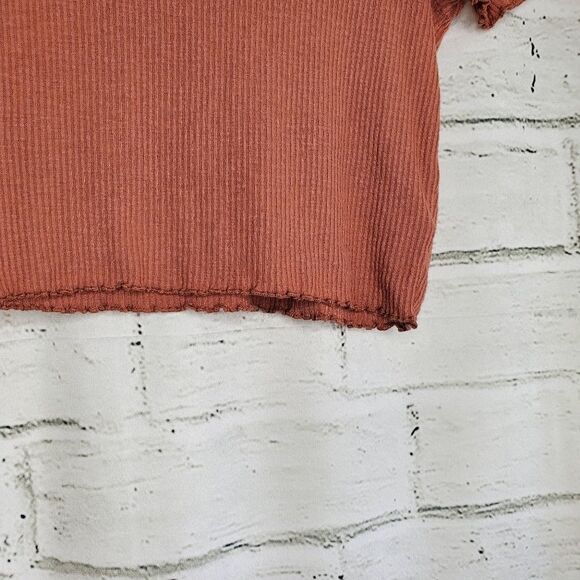 American Eagle short sleeve cropped stretchy shirt - Picture 6 of 6